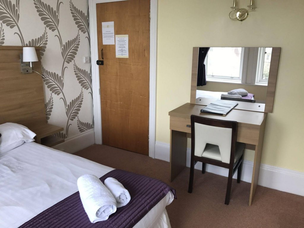 Фото Oyo Eagle House Hotel, St Leonards Hastings