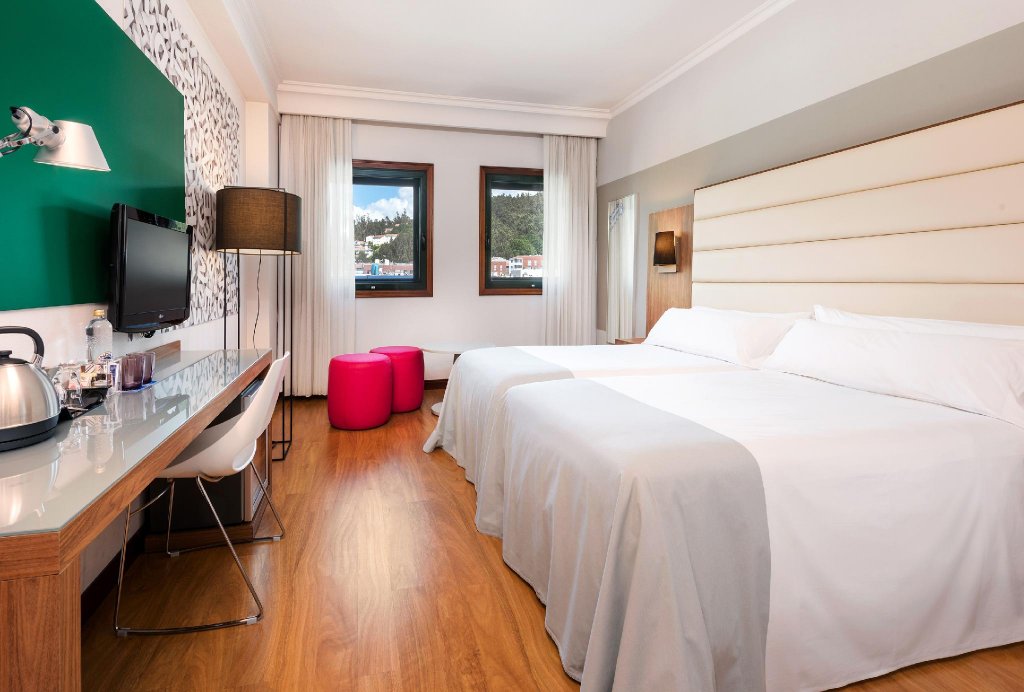 Фото Hotel Santiago Plaza Affiliated by Meliá