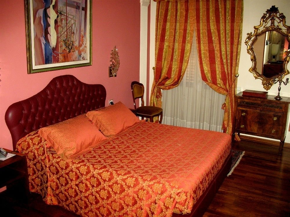 Фото The Tuscanian Hotel