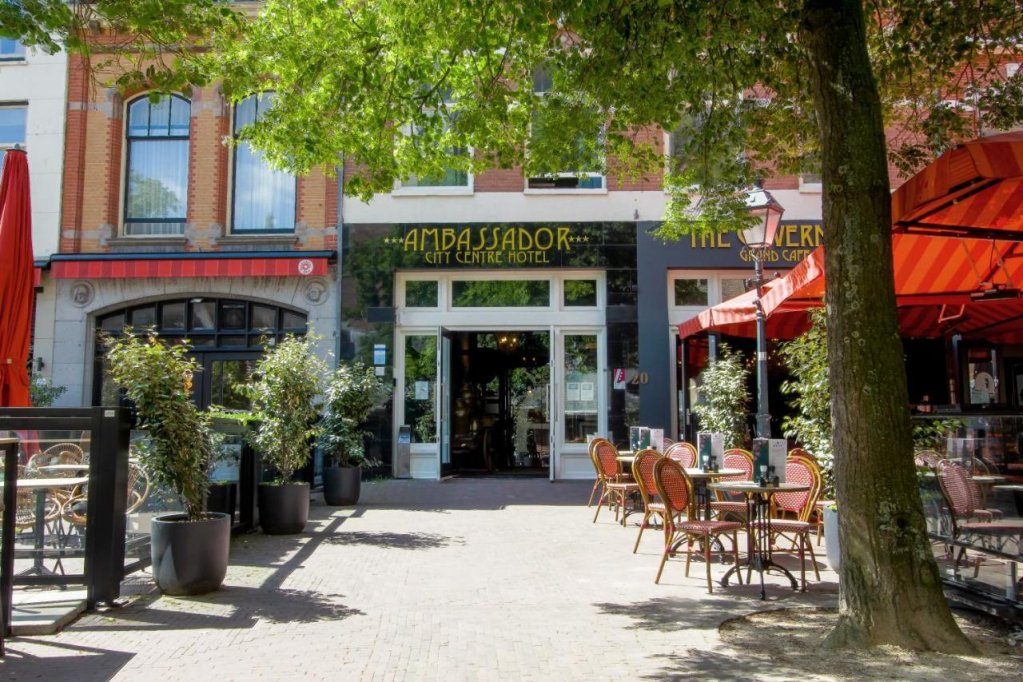 Фото Ambassador City Centre Hotel