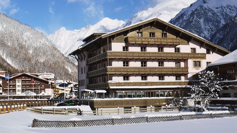 Фото отеля 1