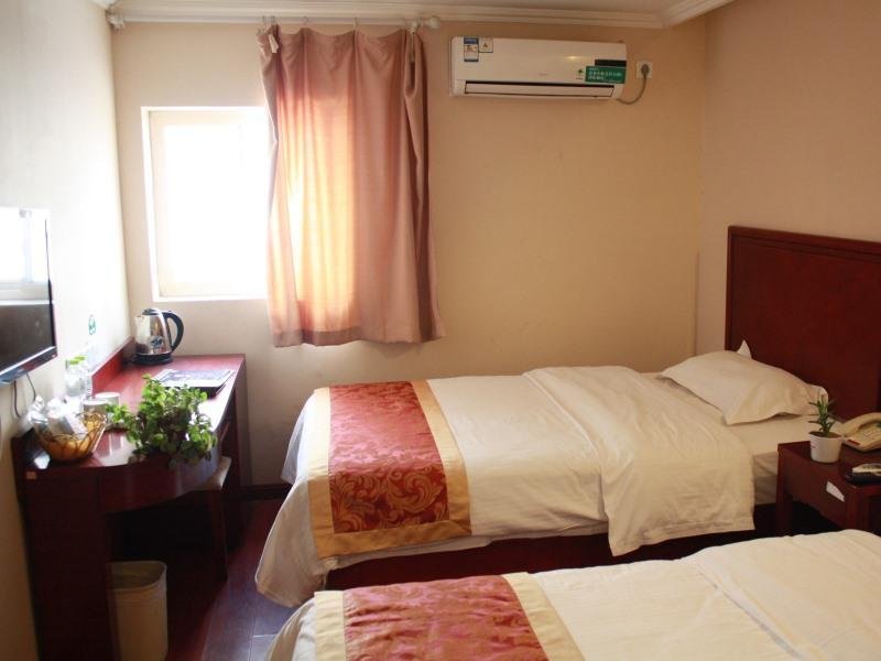 Фото GreenTree Inn ShanDong QingDao Railway Station East Square PiChaiYuan Express Hotel