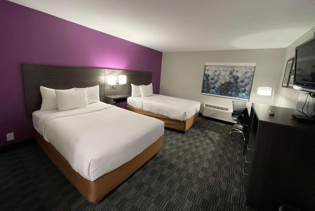 Фото La Quinta Inn & Suites by Wyndham Houston Southwest