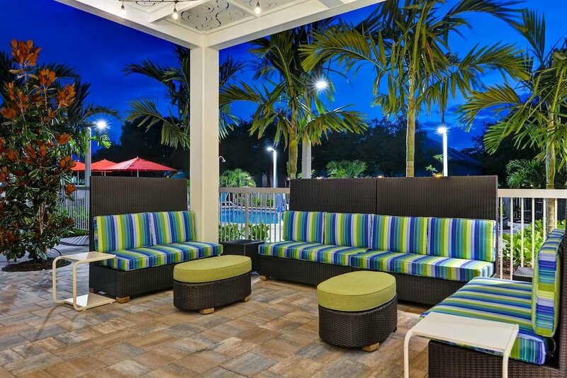 Гостиница Home2 Suites Naples I-75 Pine Ridge Road, Fl