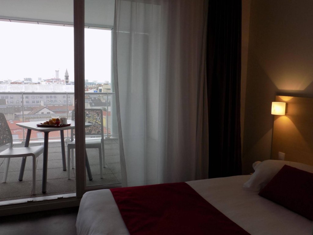 Фото B&b Home Paris Mairie de Saint Ouen