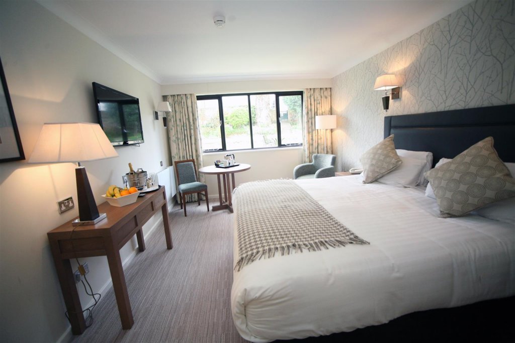 Фото Winchester Royal Hotel