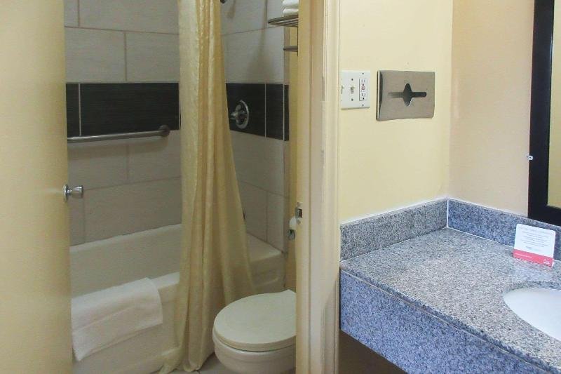 Фото Econo Lodge Charlotte Airport Area