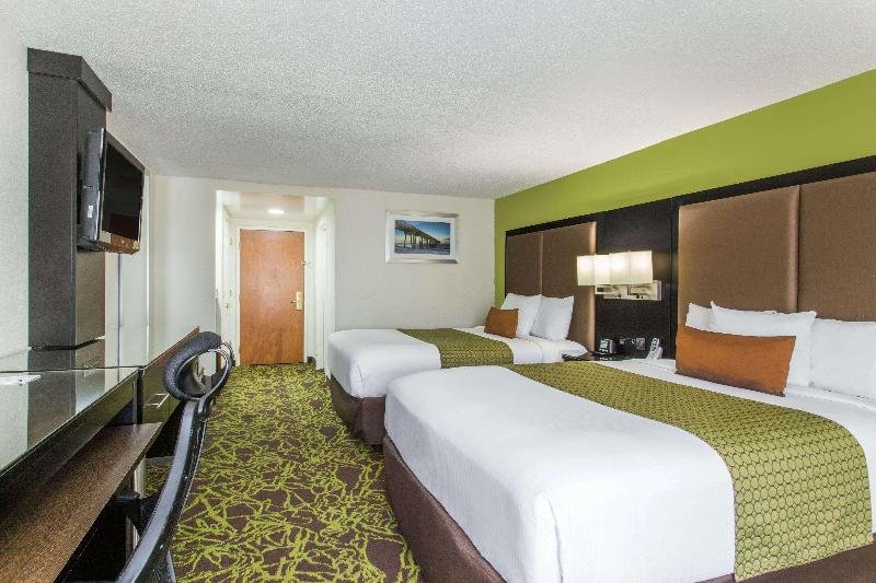 Фото Wingate by Wyndham Panama City Area Lynn Haven