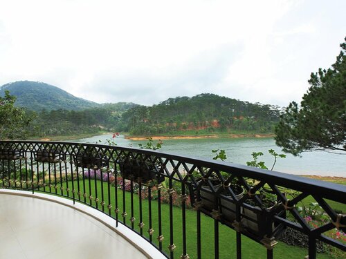 Гостиница Binh An Village Dalat Resort