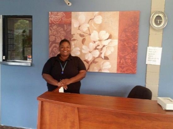 Фото Days Inn and Suites by Wyndham Oxford