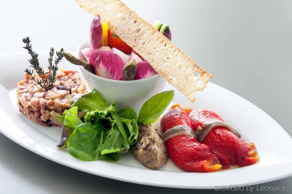 Фото Mercure Marseille Centre Vieux Port