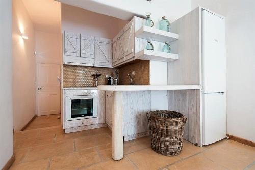 Фото Mykonian Studios