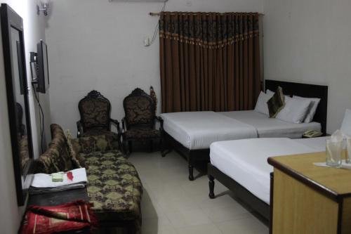 Фото Hotel Tourist inn Lahore