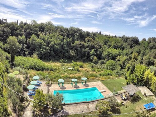 Жильё посуточно Spacious Holiday Home in Palaia With Private Pool