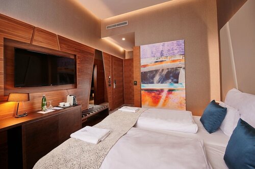 Гостиница Artis Boutique Hotel в Сомбатхее