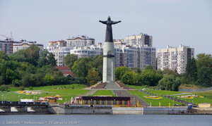 Mother is the patroness (Istoricheskaya Embankment, 14), genre sculpture