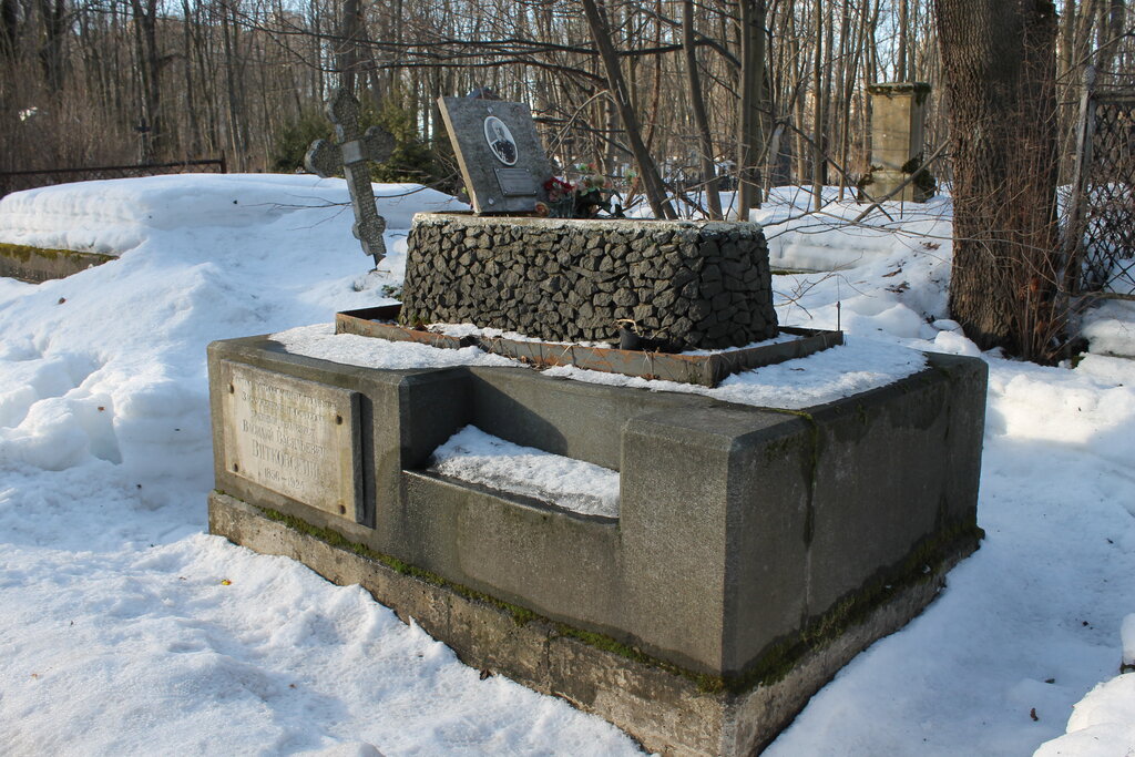 Graves of famous people Геодезист и астроном Василий Васильевич Витковский, 1856-1924 годы, Saint Petersburg, photo