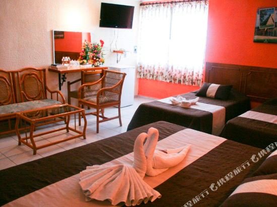 Фото Hotel María de la Luz