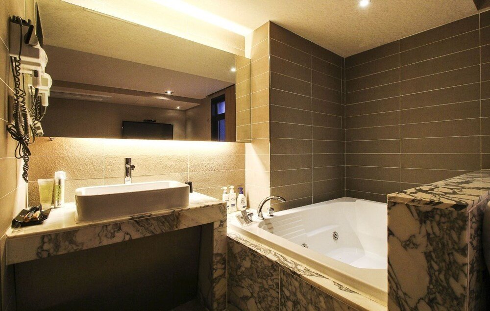 Фото Yeoubi Hotel