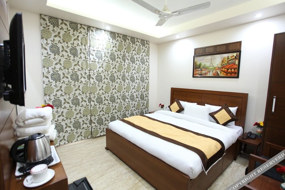 Фото HR Grand Hotel