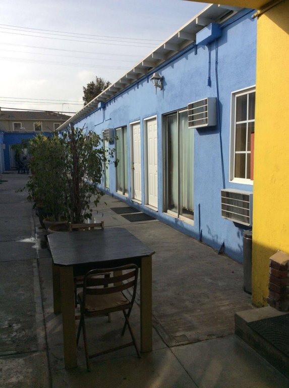 Фото Pavilions Motel