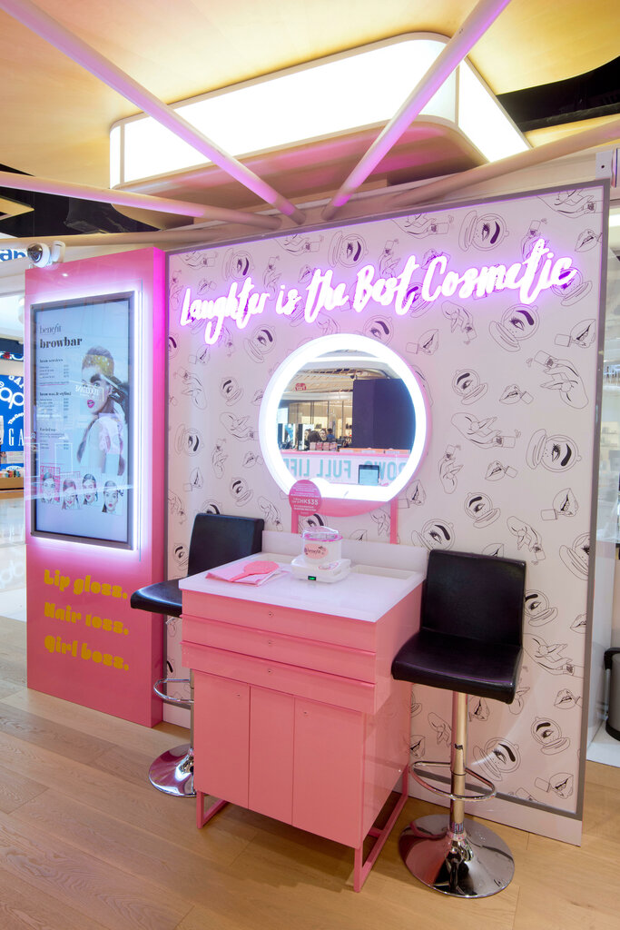 Beauty salon Benefit Cosmetics Boutique & Brow Bar, Hong Kong, photo