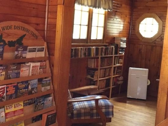 Фото Green Gables Bungalow Court