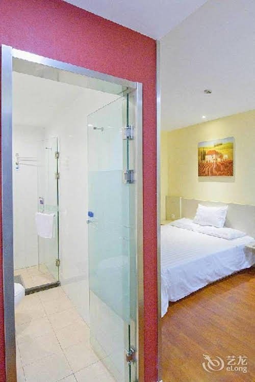 Фото GreenTree Inn ShanDong QingDao Railway Station East Square PiChaiYuan Express Hotel