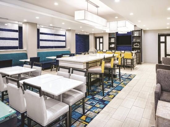 Фото La Quinta Inn & Suites by Wyndham Spokane Downtown