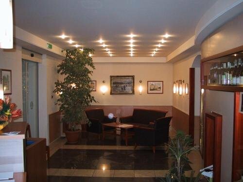 Гостиница Hotel Arnold в Тате