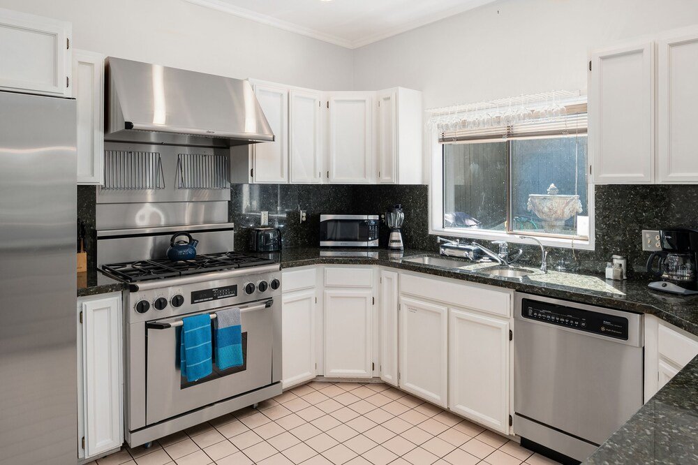 Фото Seattle Vacation Home: The Tuscan Villa