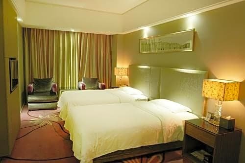 Фото La Perle International Hotel