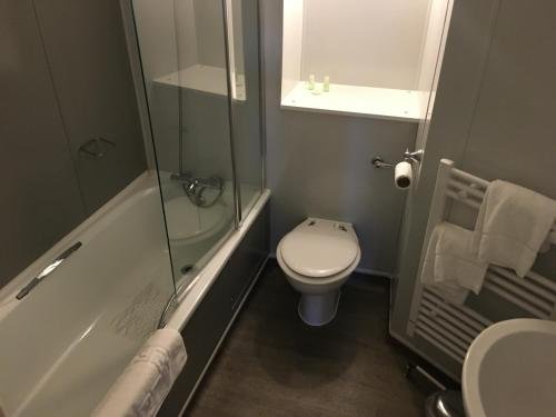 Фото The George Inn