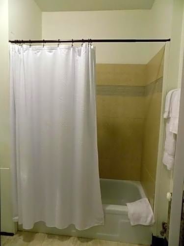 Фото The Landmark Inn