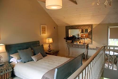 Фото Red Feather Inn