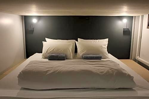 Фото Ekanek Hostel Bangkok - Adults Only