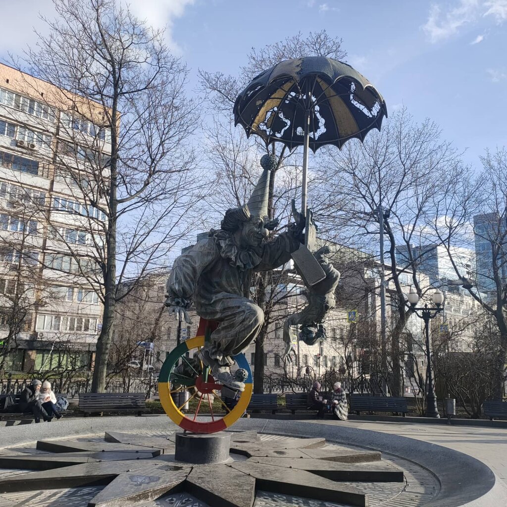 Genre sculpture Клоуны, Moscow, photo