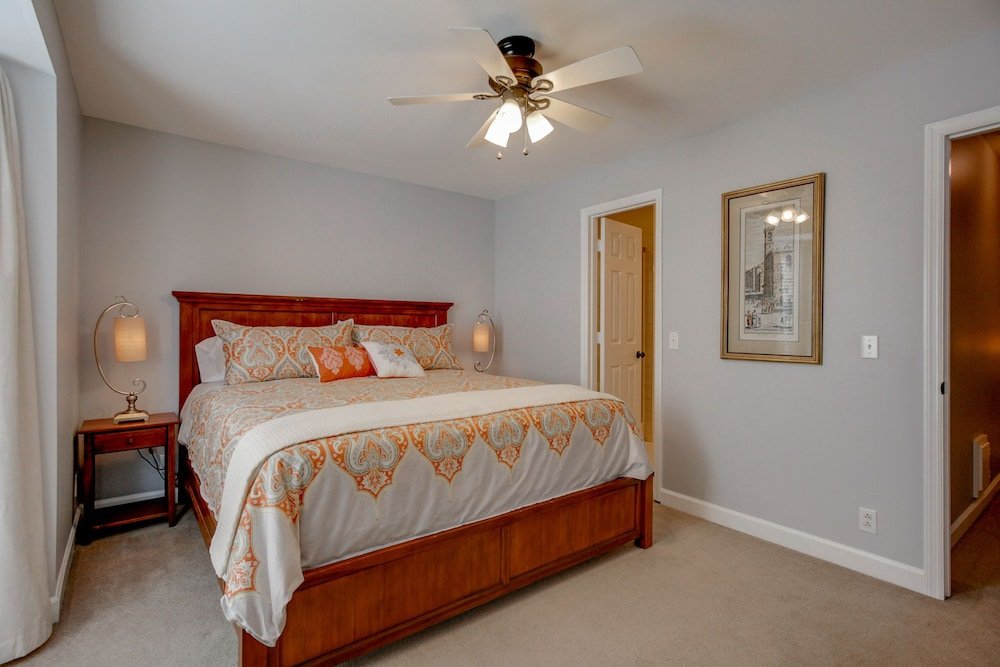 Фото Long Blvd Condo Unit E3 - 2 Br Condo