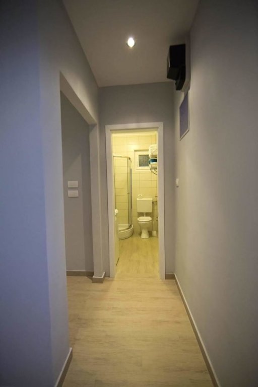 Фото Studio Apartment with garden