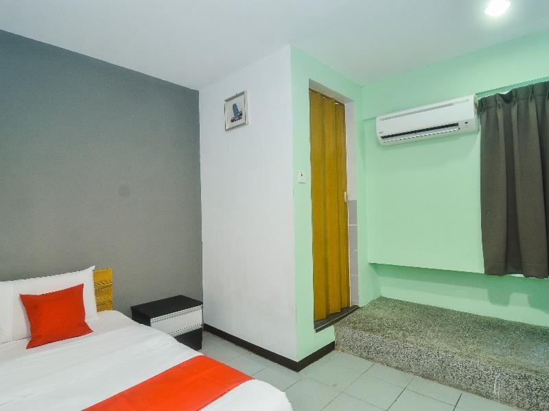 Фото Oyo 89465 Golden Lounge