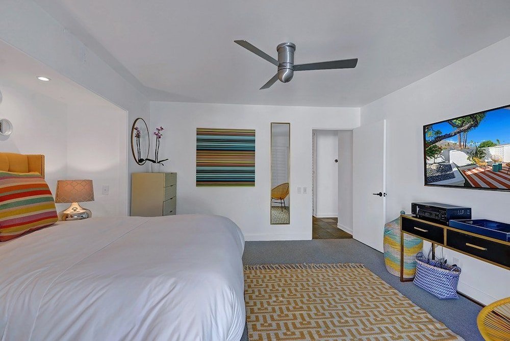 Фото 511 E Sierra Way Home by RedAwning