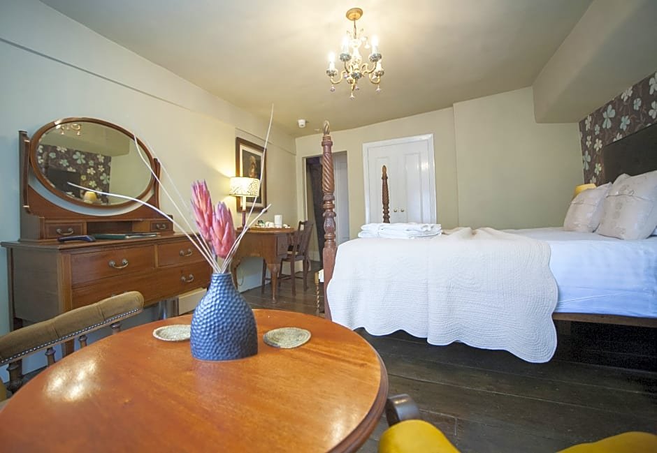 Фото Lion and Pheasant Hotel