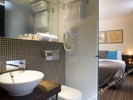 Фото Maxim Quartier Latin