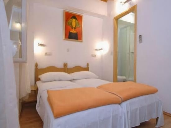 Фото Angelus Apartments