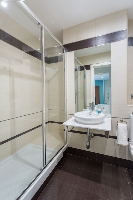 Фото Limehome Madrid Calle de la Paloma