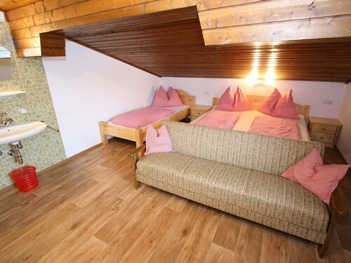 Гостиница Spacious Apartment in Sankt Johann im Pongau With Garden