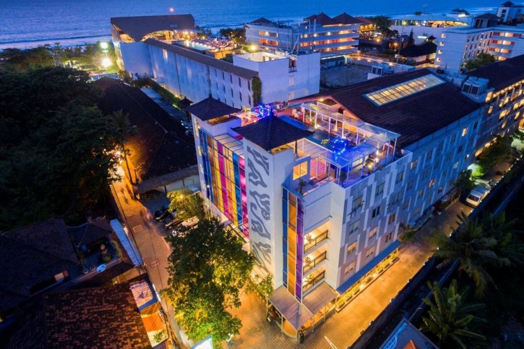 Фото Kuta Beach Hotel