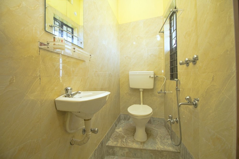 Фото Oyo 27701 Hotel Kshounish Residency