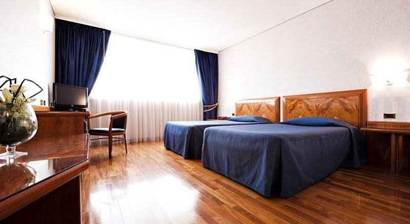 Фото Montresor Hotel Tower