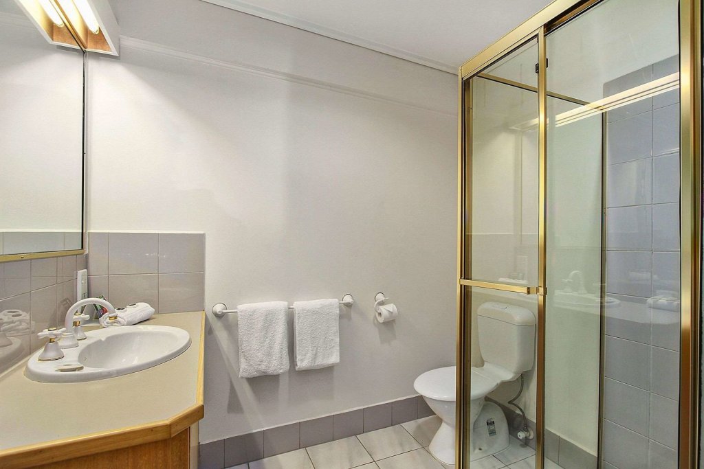 Фото Knox International Hotel & Apartments